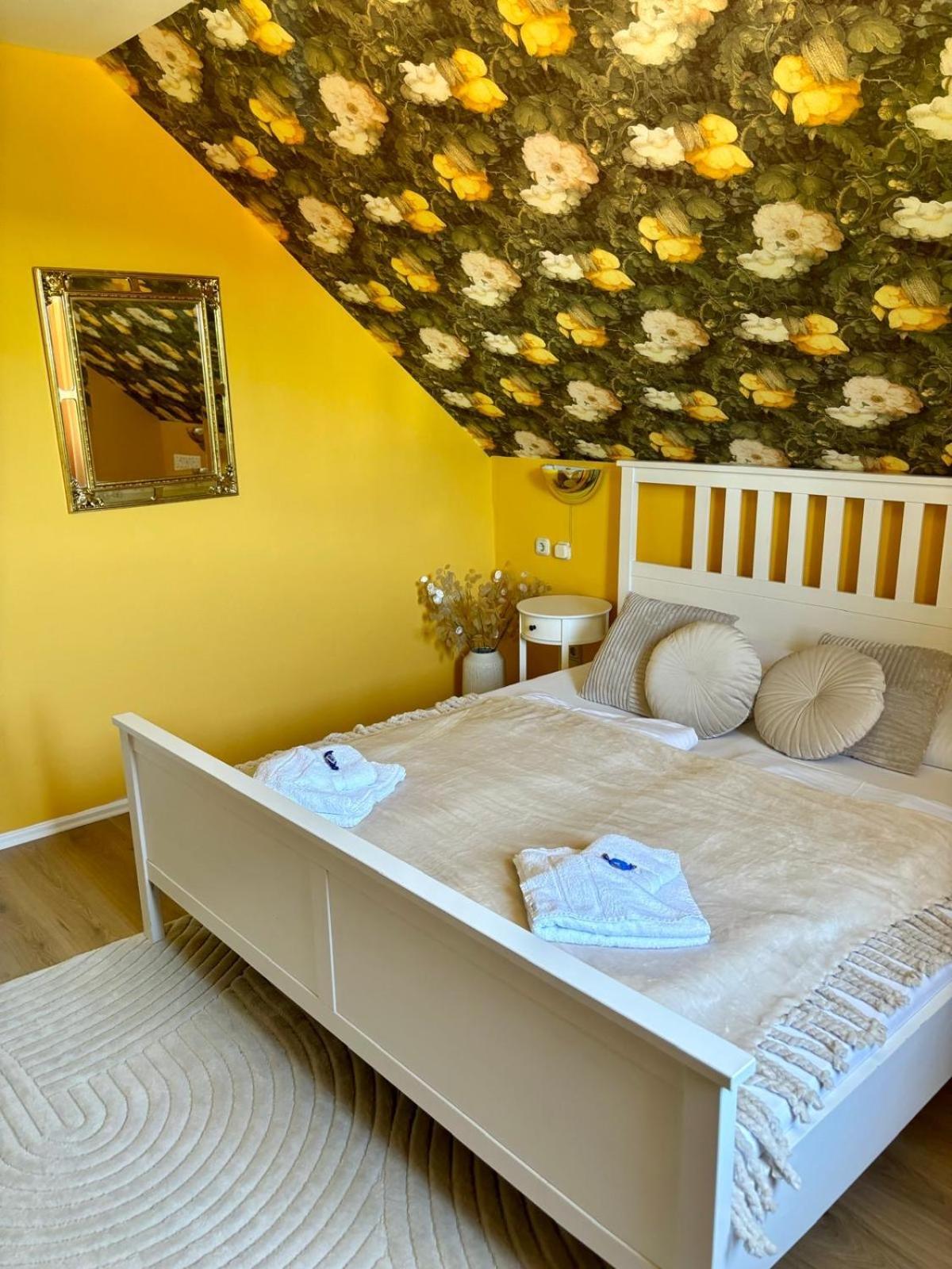 Themenhotel Rehlein 탈레 외부 사진