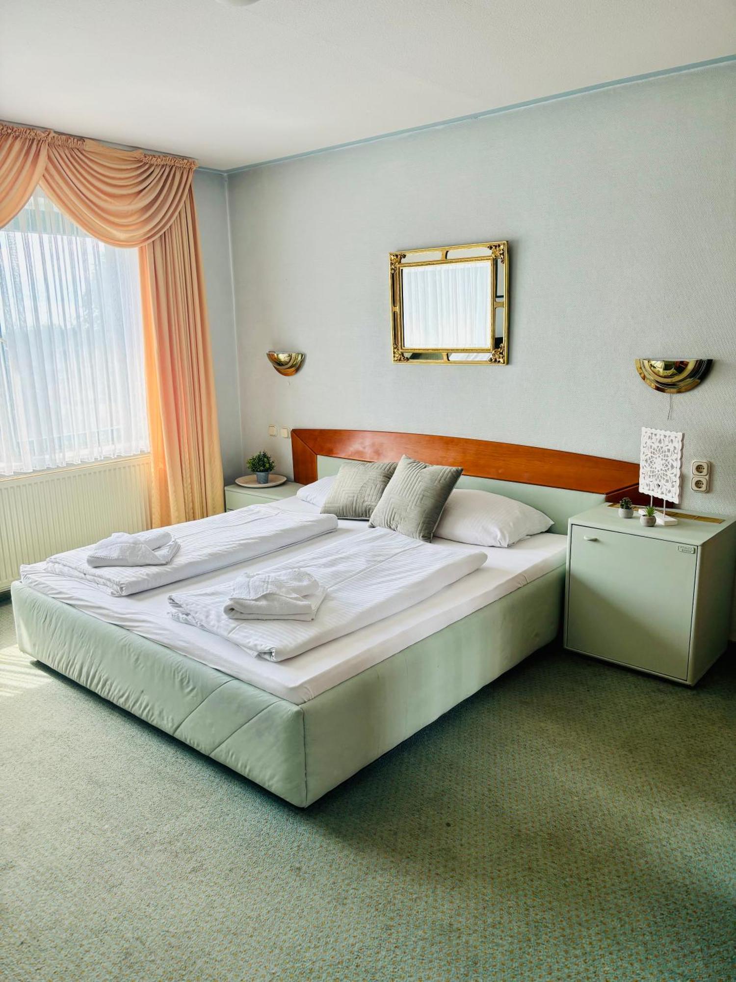 Themenhotel Rehlein 탈레 외부 사진